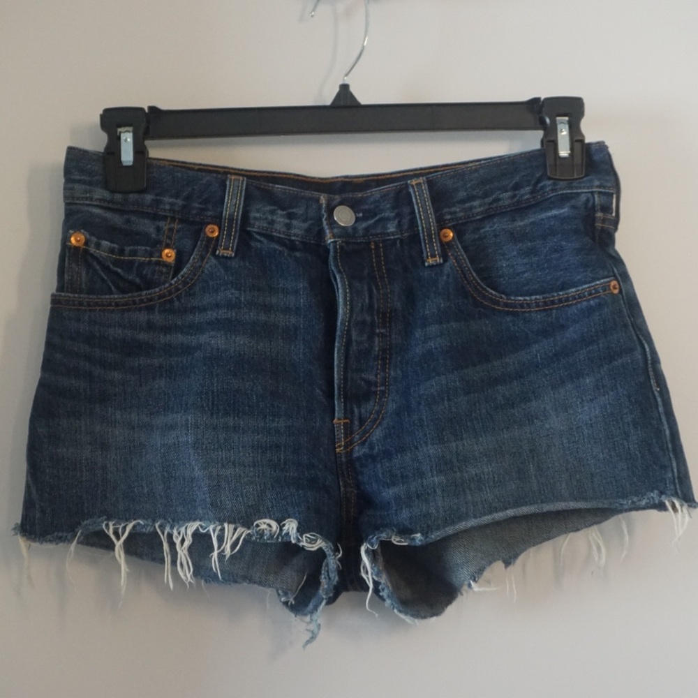 Levi’s Cut Off Jean Shorts